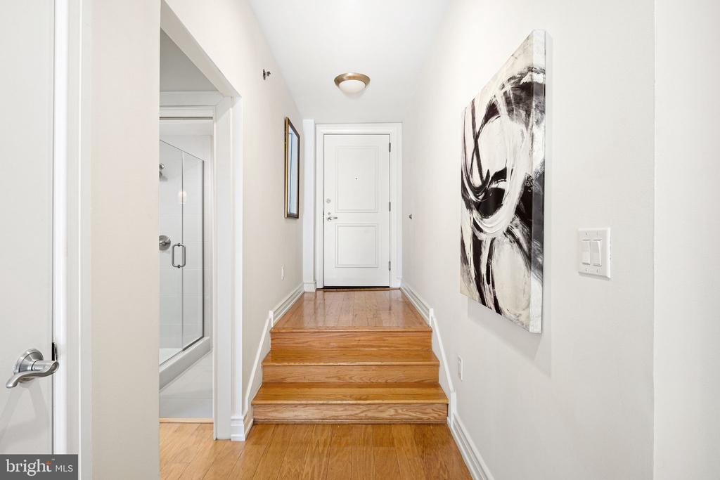 121-35 Walnut St #405