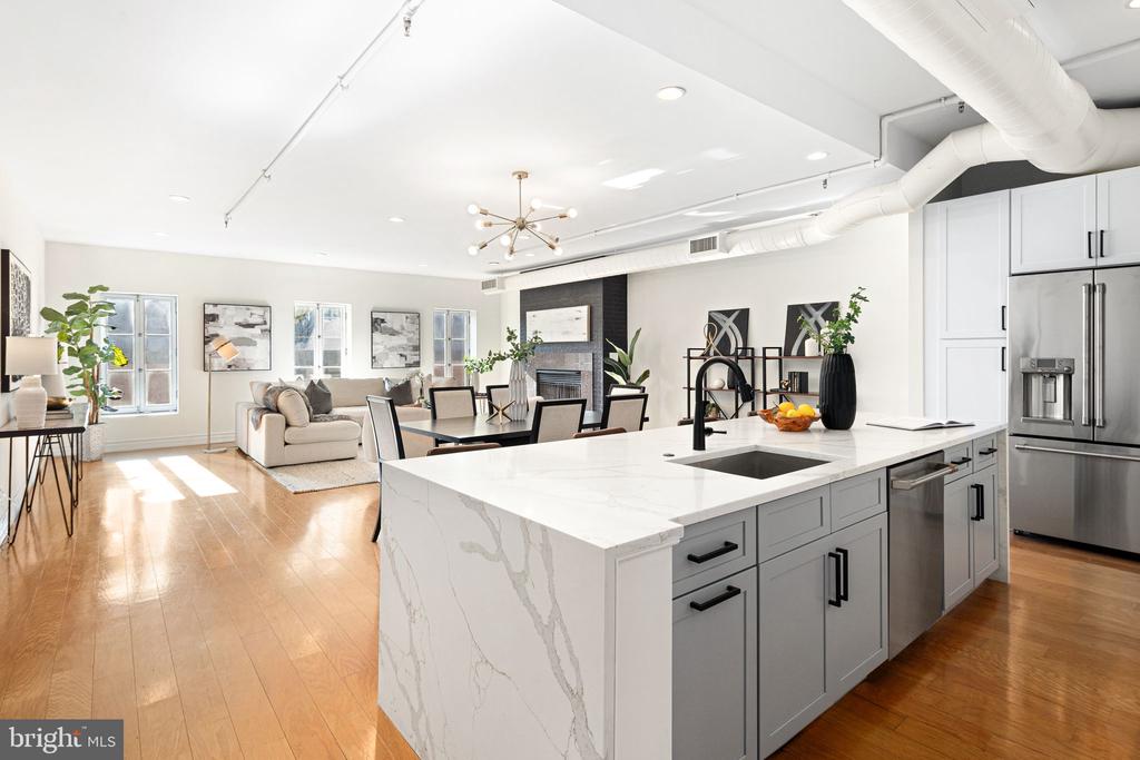 121-35 Walnut St #405