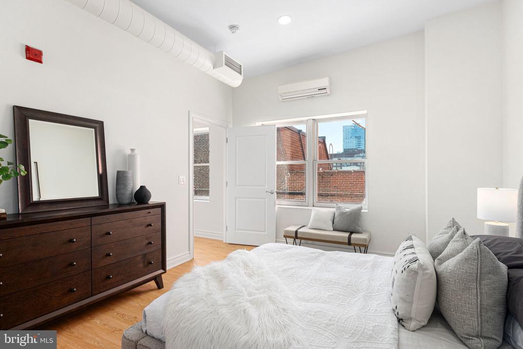 121-35 Walnut St #405
