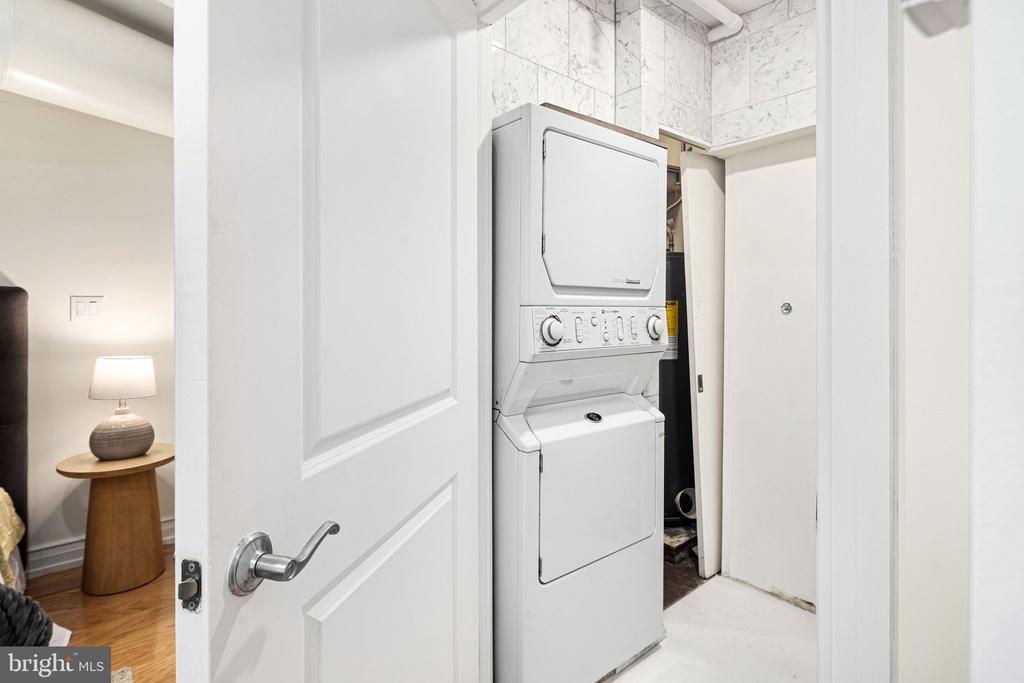 121-35 Walnut St #405