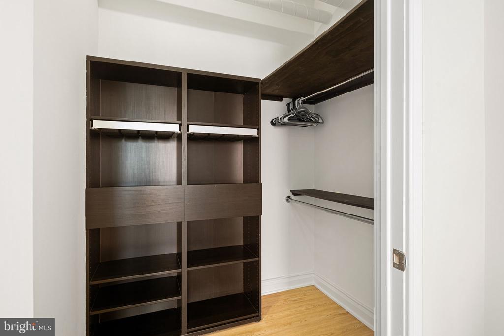 121-35 Walnut St #405