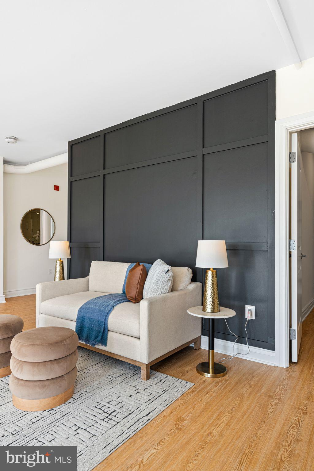 121-35 Walnut St #405