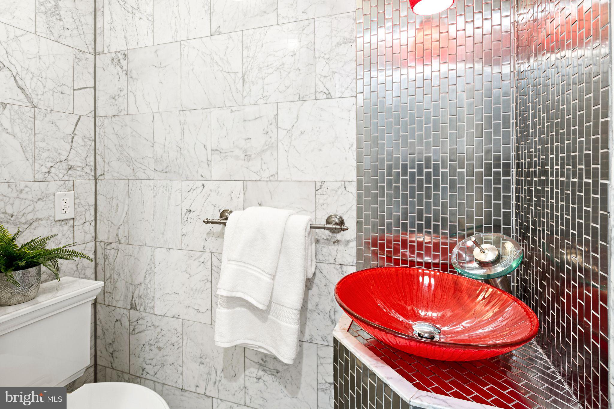 121-35 Walnut St #405