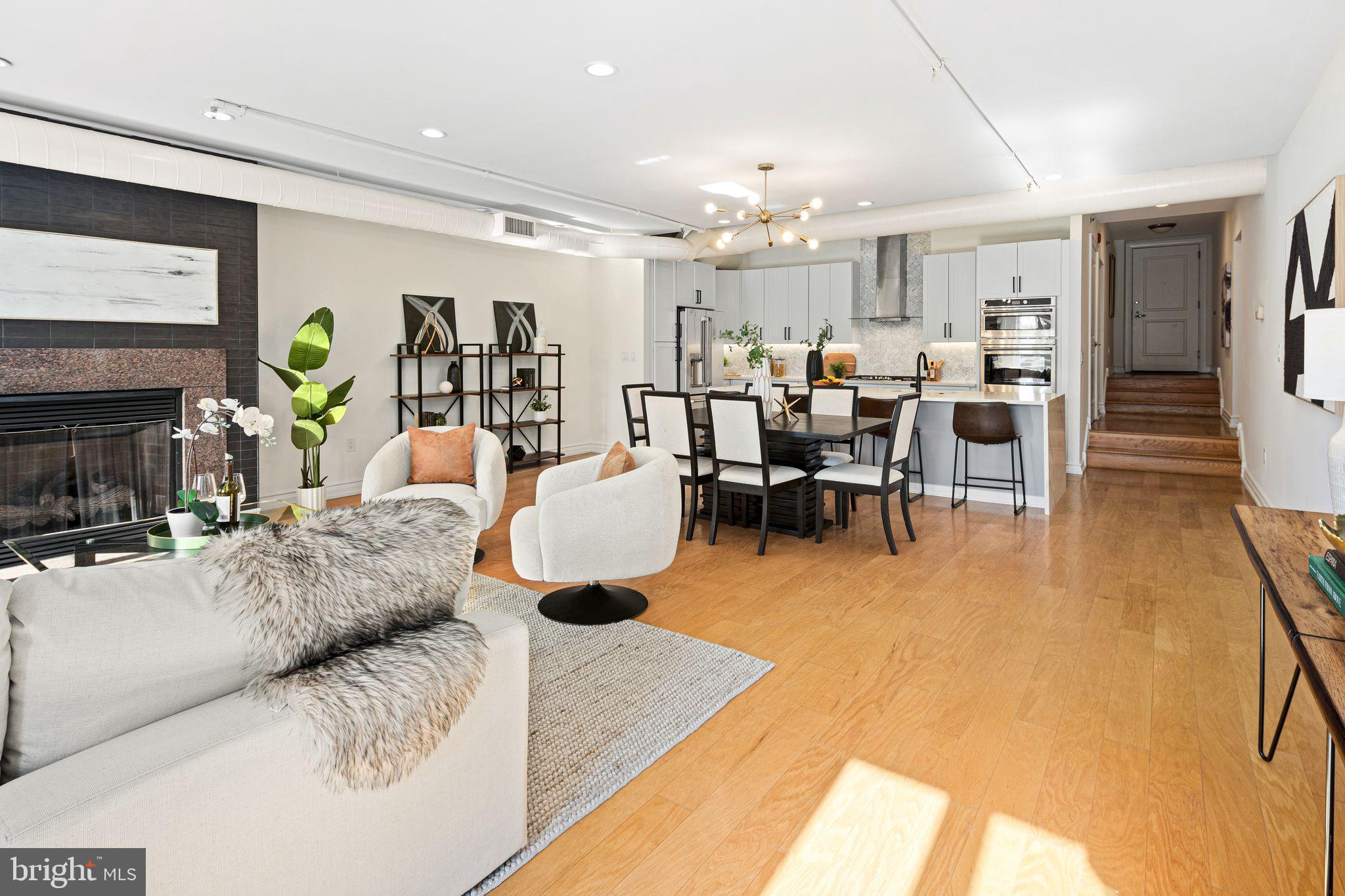 121-35 Walnut St #405