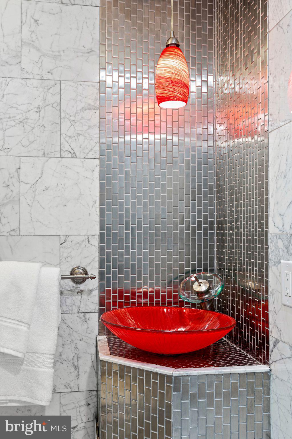 121-35 Walnut St #405