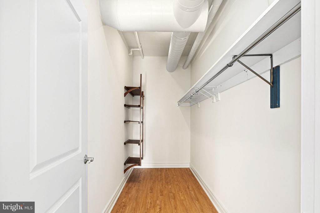 121-35 Walnut St #405