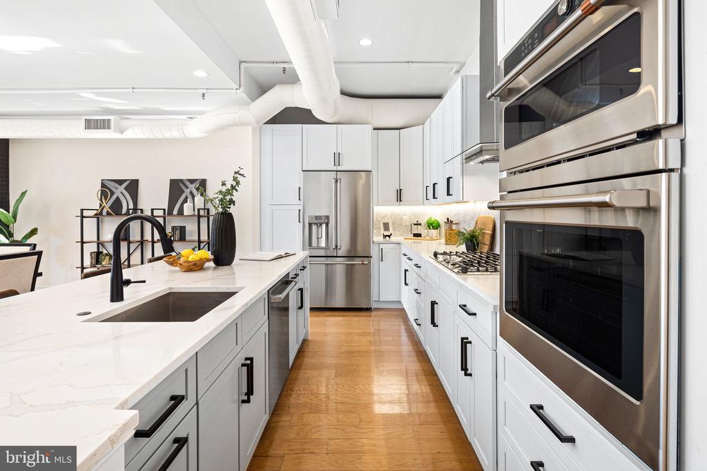 121-35 Walnut St #405