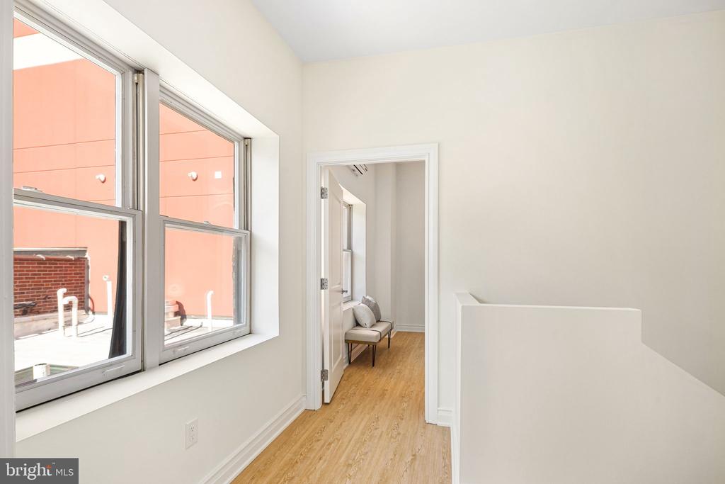 121-35 Walnut St #405