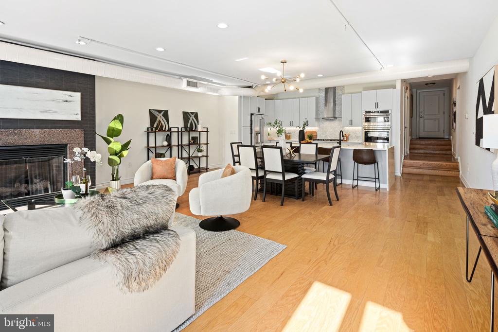 121-35 Walnut St #405
