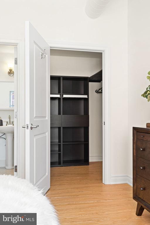 121-35 Walnut St #405