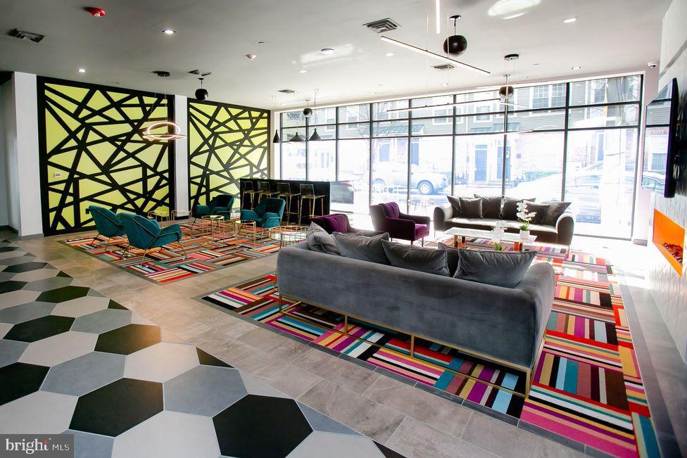 1410 N 31ST ST #1B-1-302