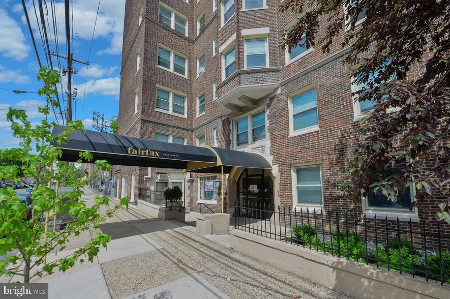 4247 LOCUST ST #0B-607