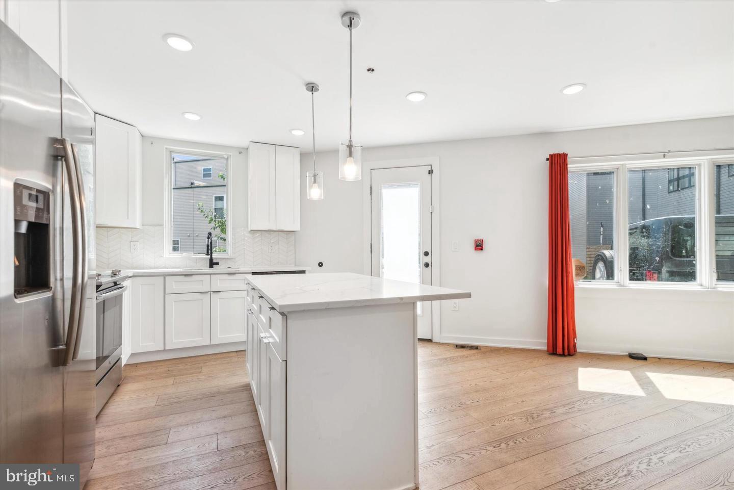 1716 CAMBRIDGE ST #2