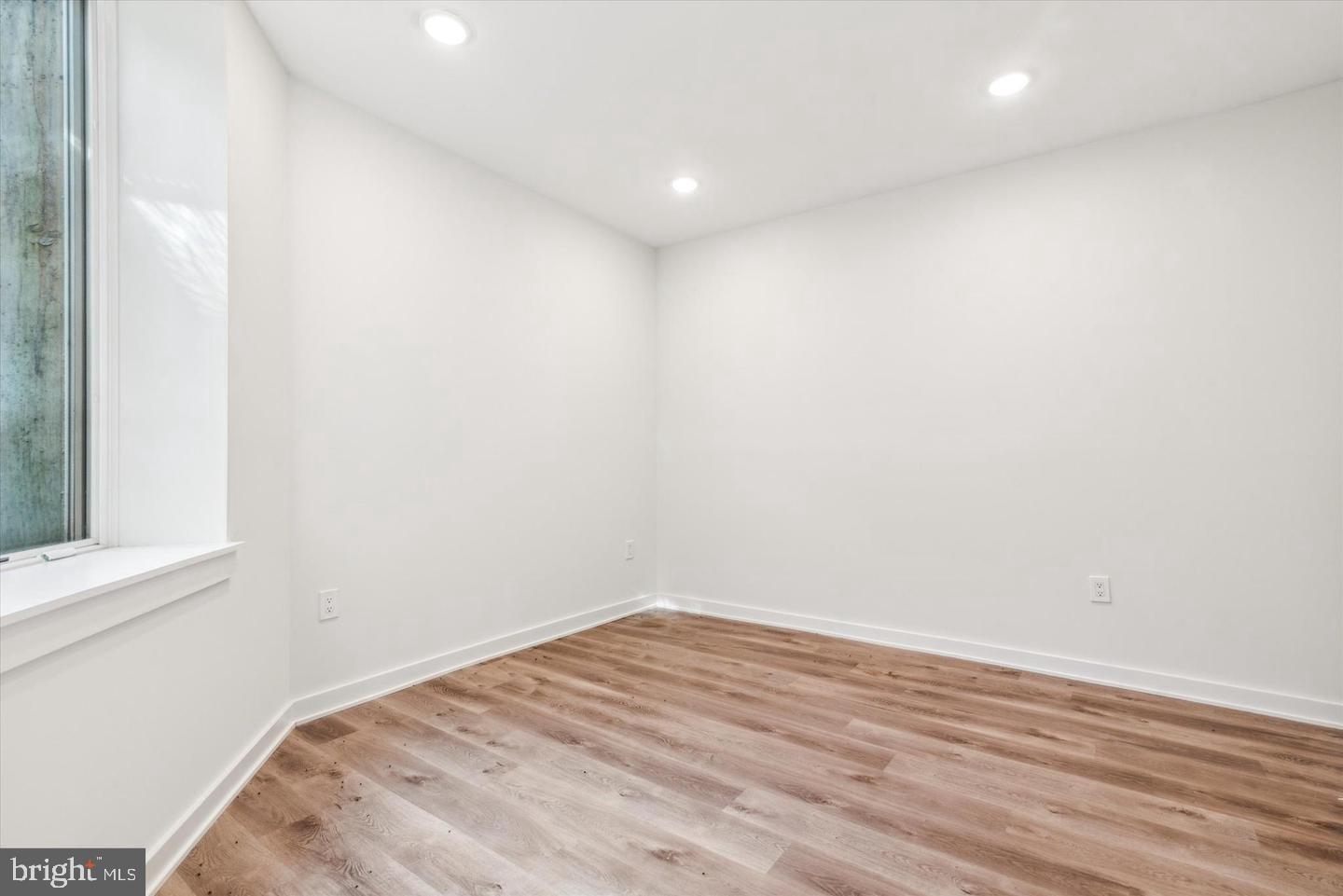 1716 CAMBRIDGE ST #2