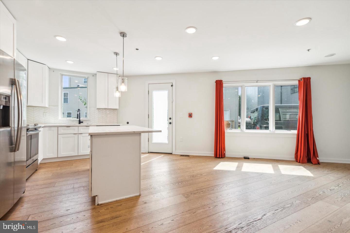 1716 CAMBRIDGE ST #2