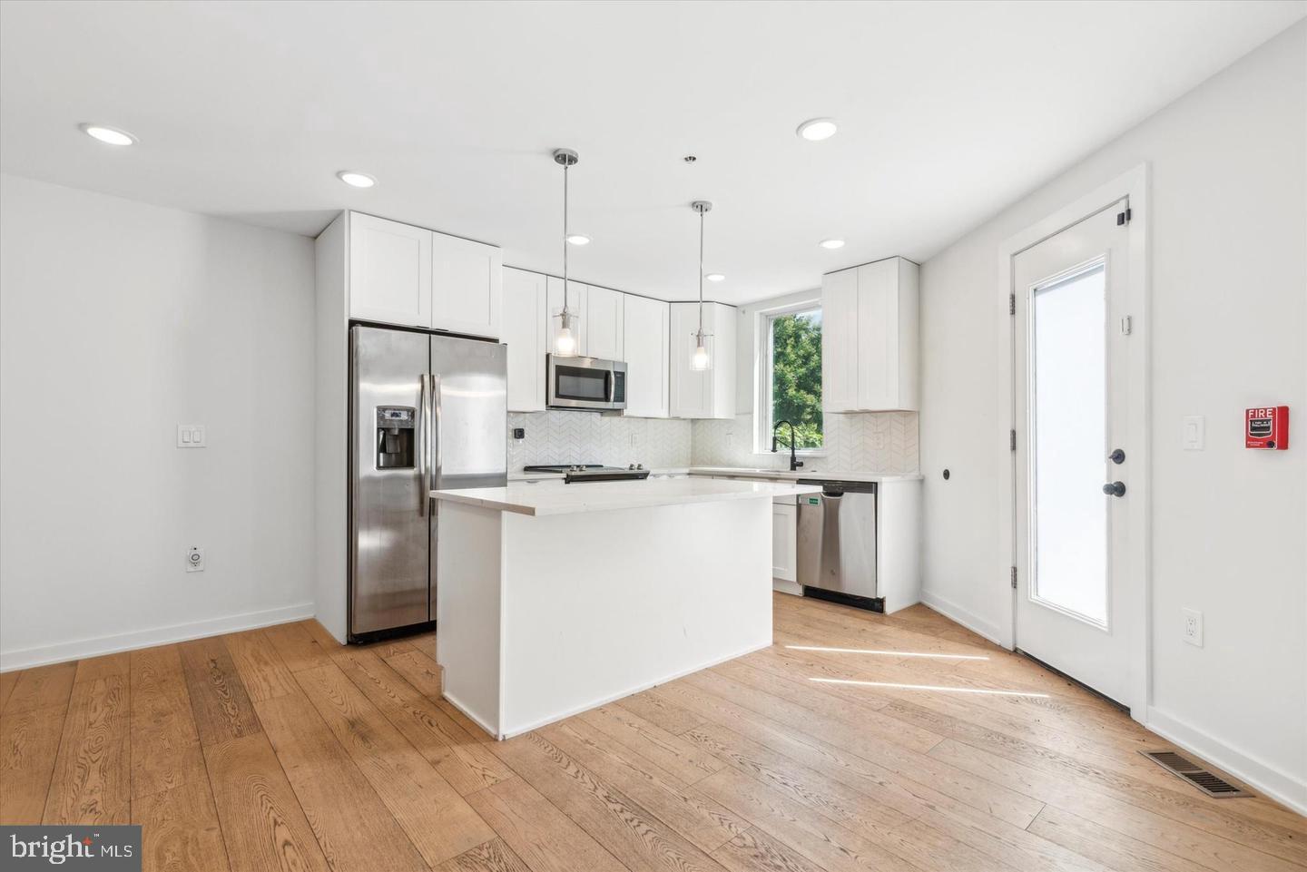 1716 CAMBRIDGE ST #2