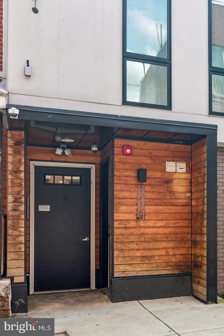 1716 CAMBRIDGE ST #2