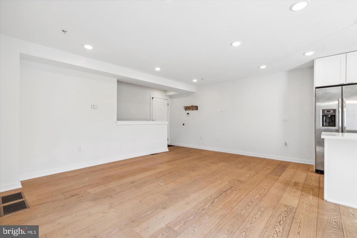 1716 CAMBRIDGE ST #2