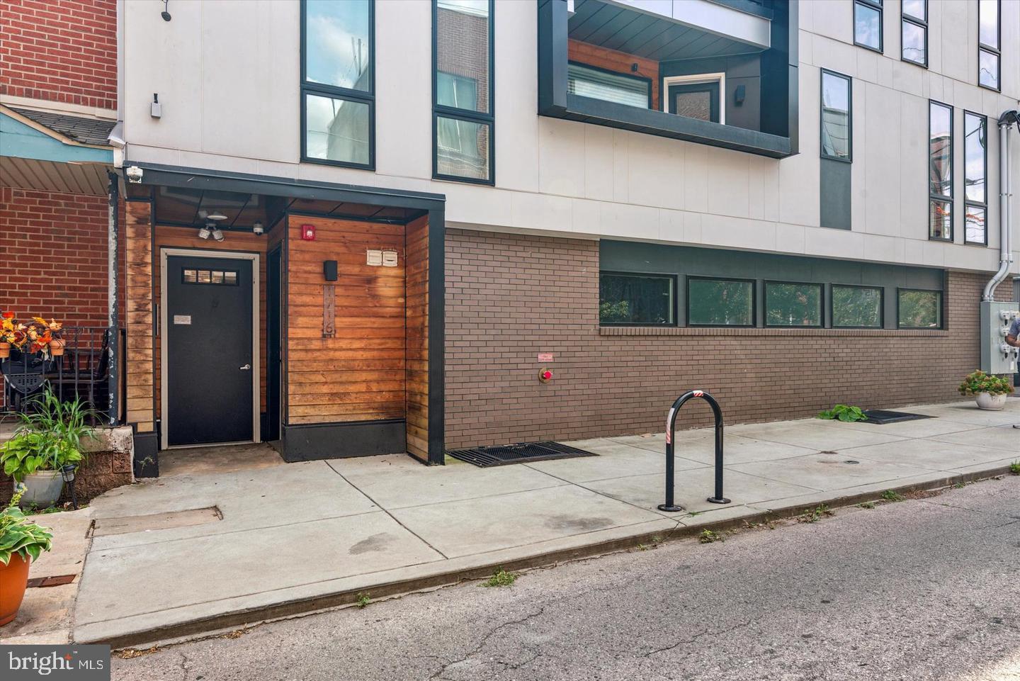 1716 CAMBRIDGE ST #2