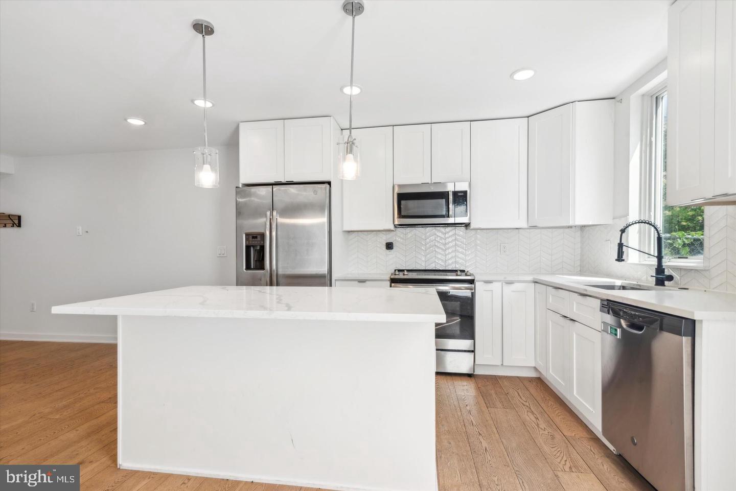 1716 CAMBRIDGE ST #2