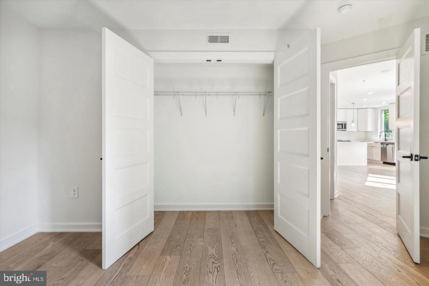 1716 CAMBRIDGE ST #2