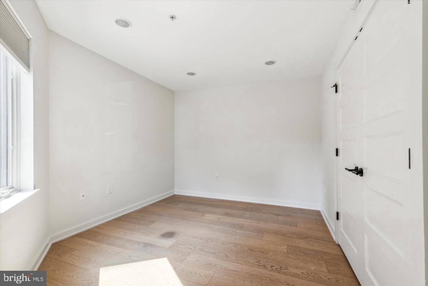 1716 CAMBRIDGE ST #2