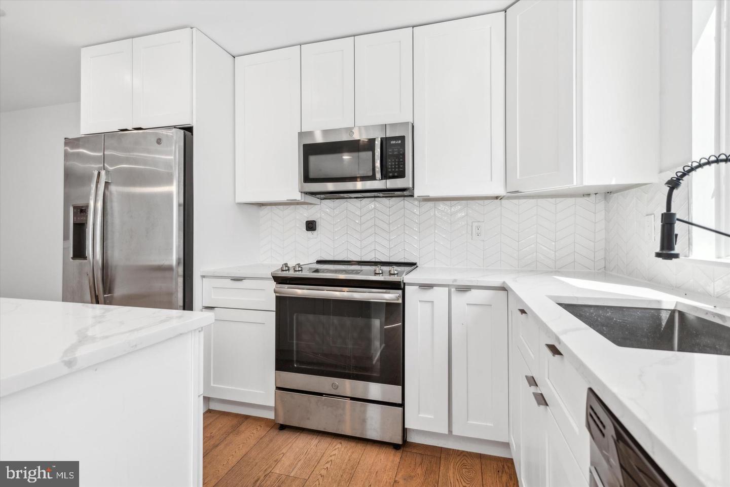 1716 CAMBRIDGE ST #2