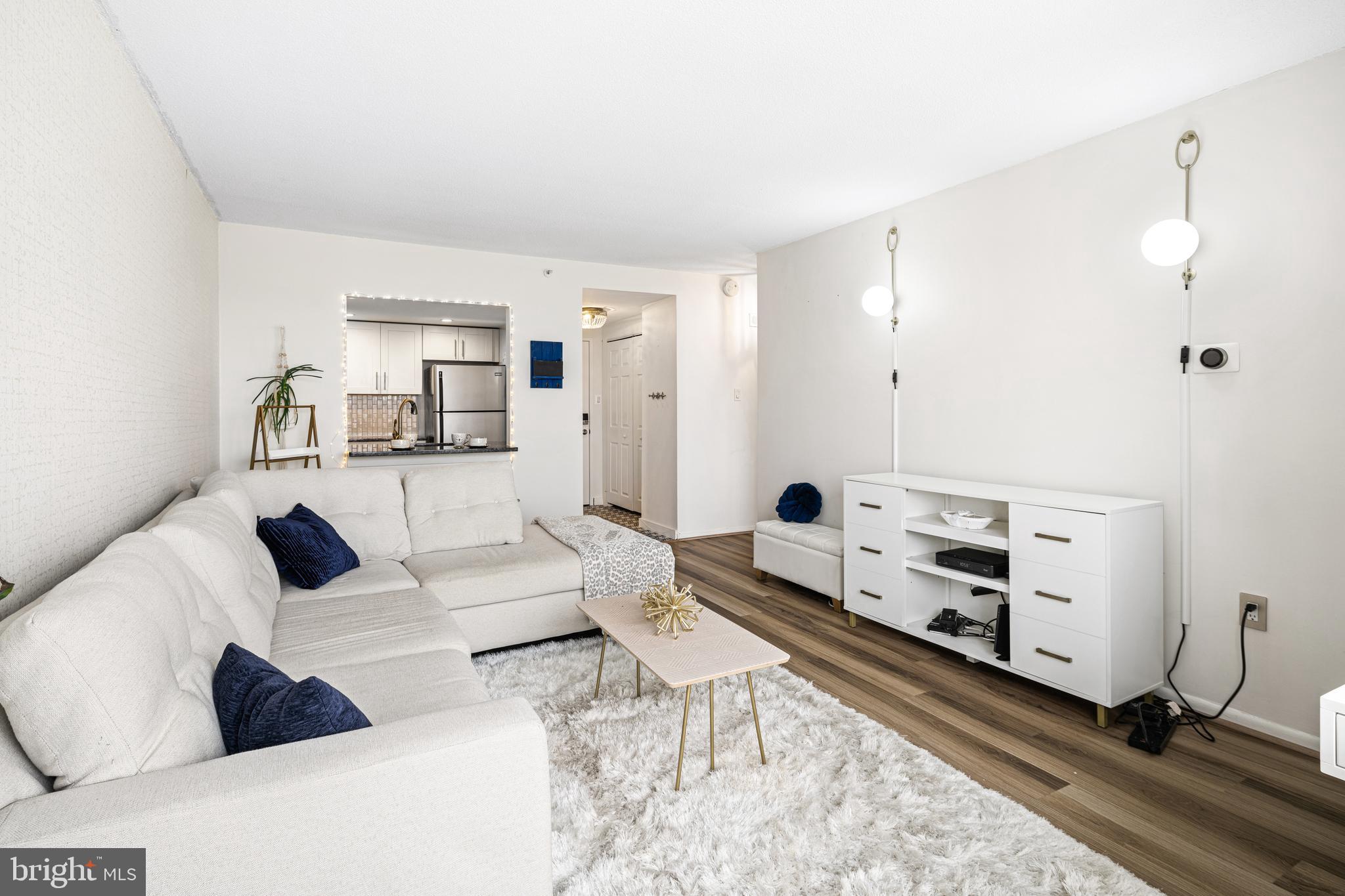 2001 Hamilton St #2027