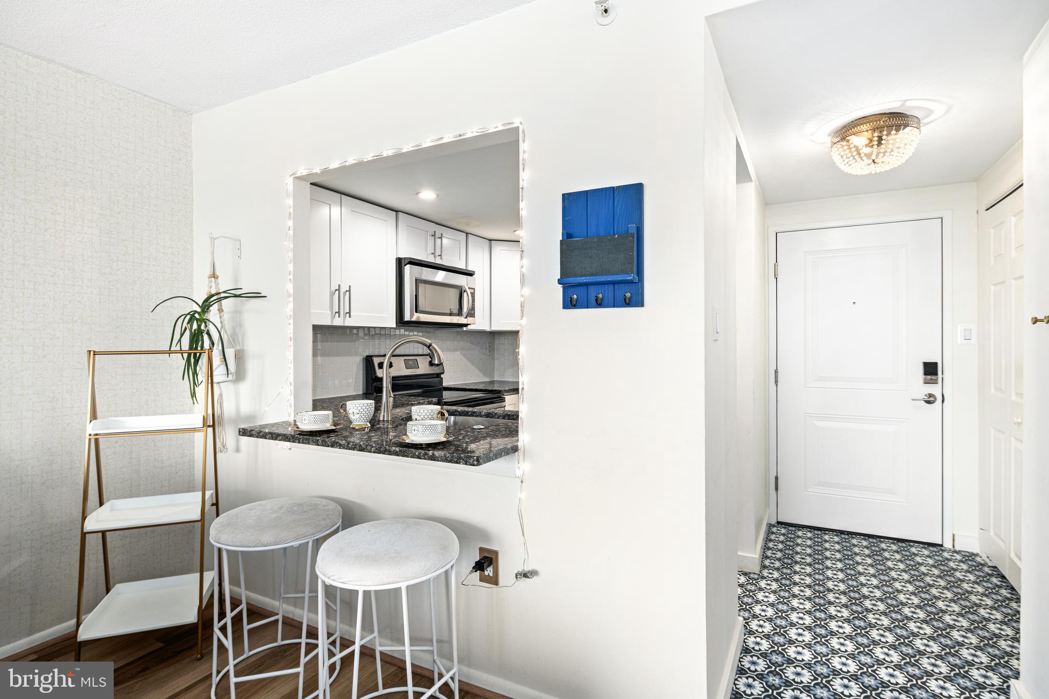 2001 Hamilton St #2027