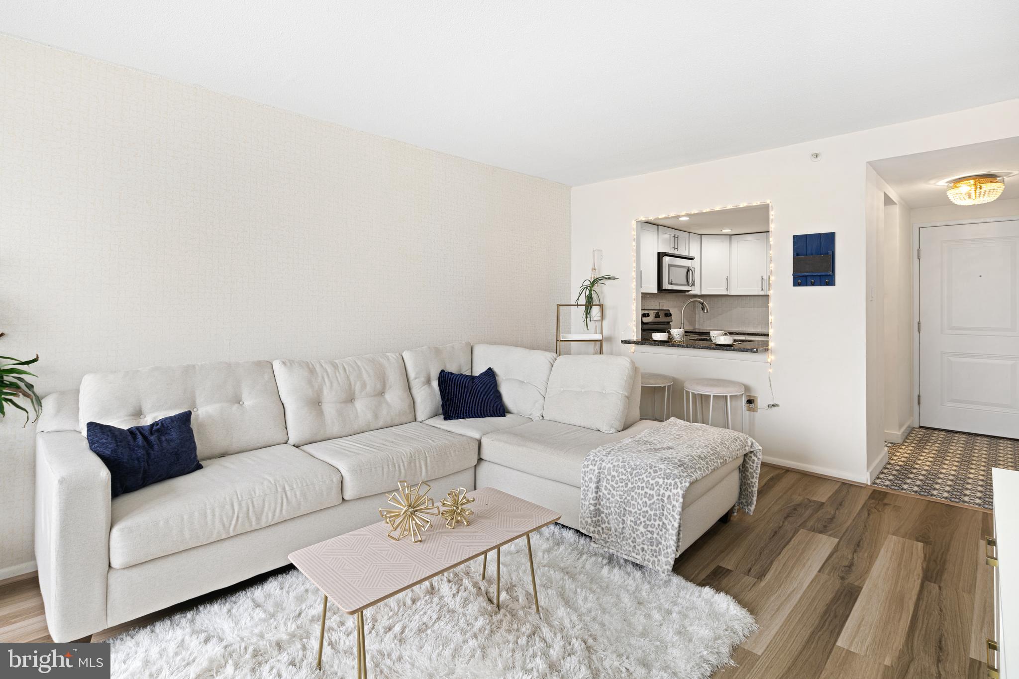 2001 Hamilton St #2027