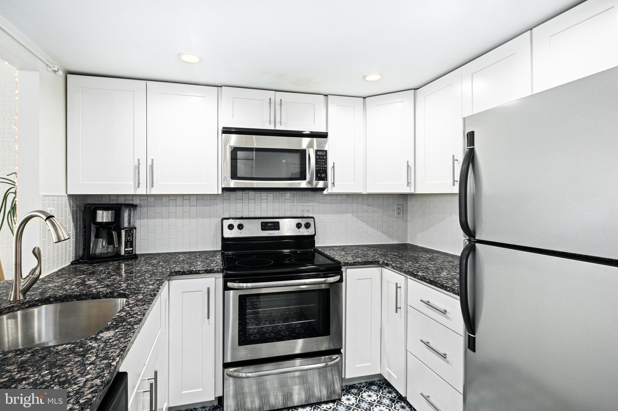 2001 Hamilton St #2027