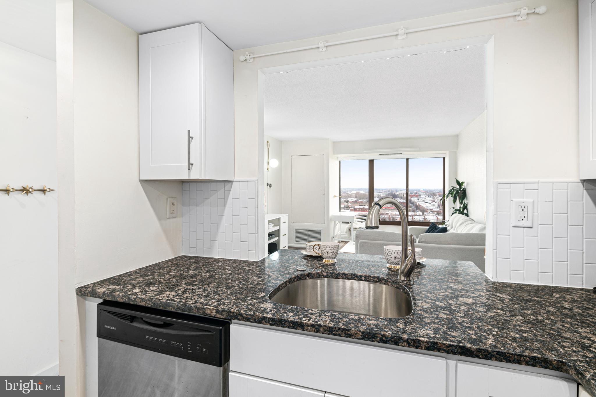 2001 Hamilton St #2027