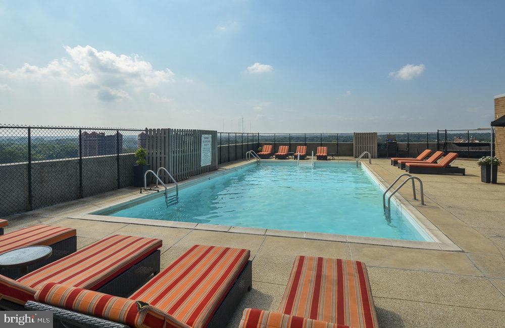 515 W CHELTEN AVE #2B-403