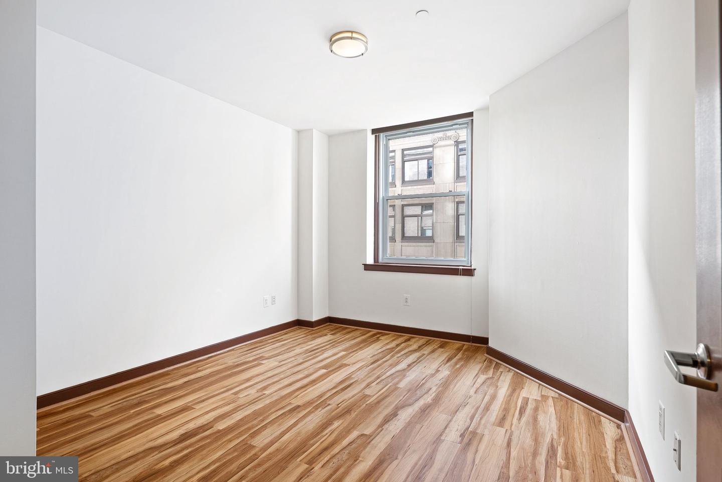111 S 15th St #1810