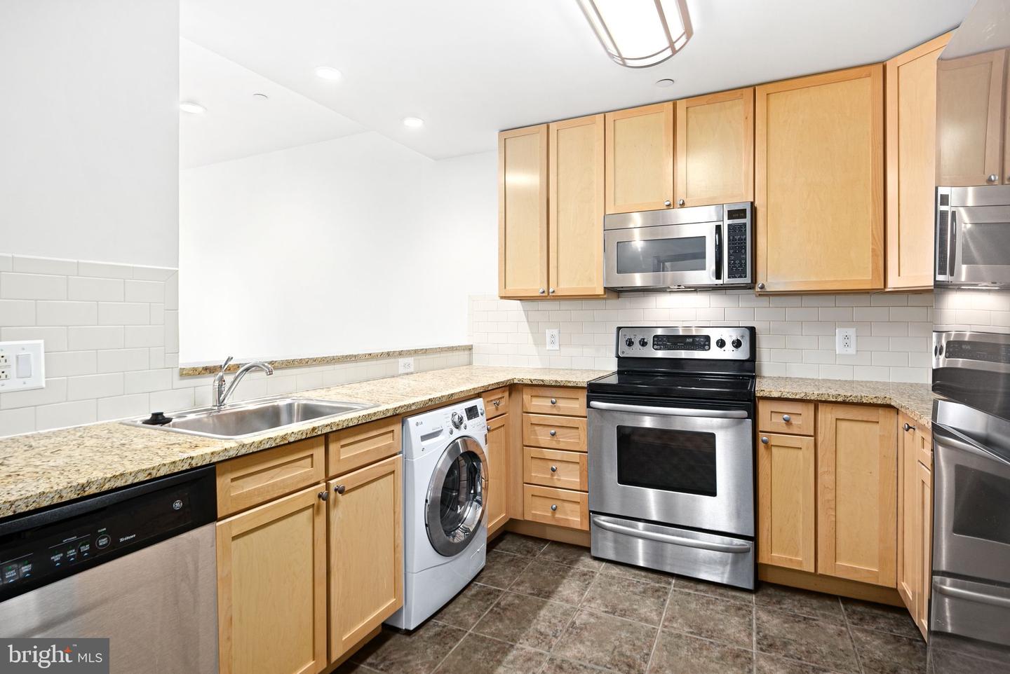 111 S 15th St #1810