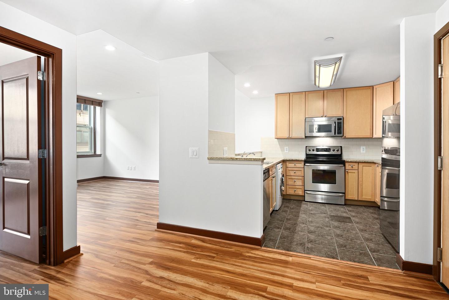 111 S 15th St #1810