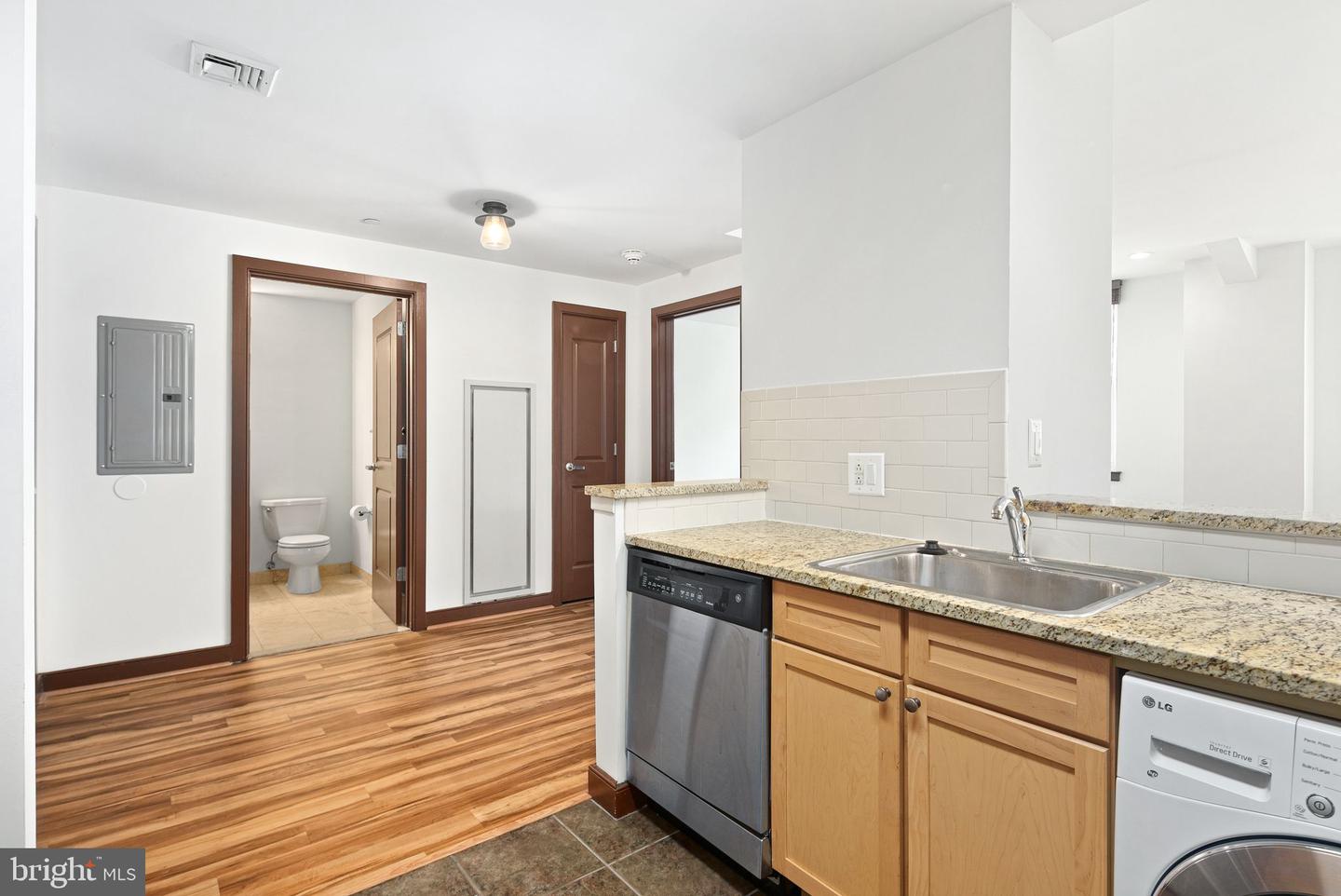 111 S 15th St #1810