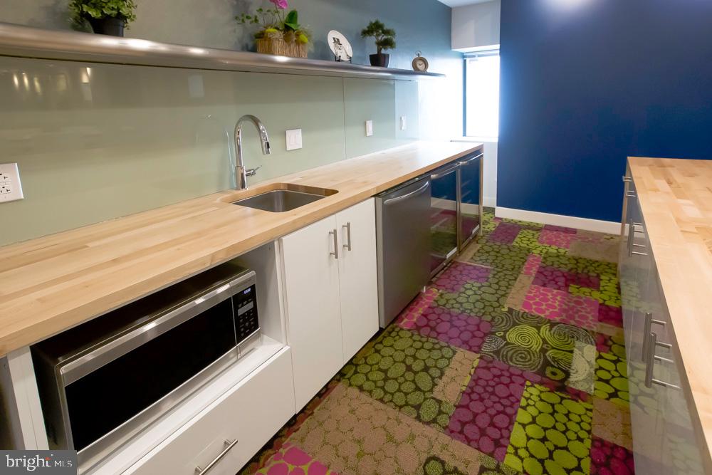 42 S 15TH ST #1B-1304