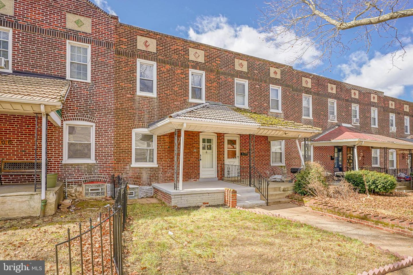 808 Kenmore Rd