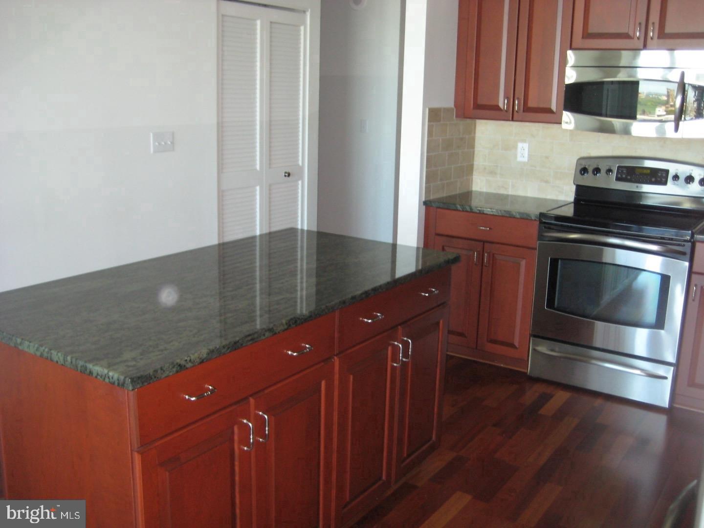 901 N PENN ST #F1409