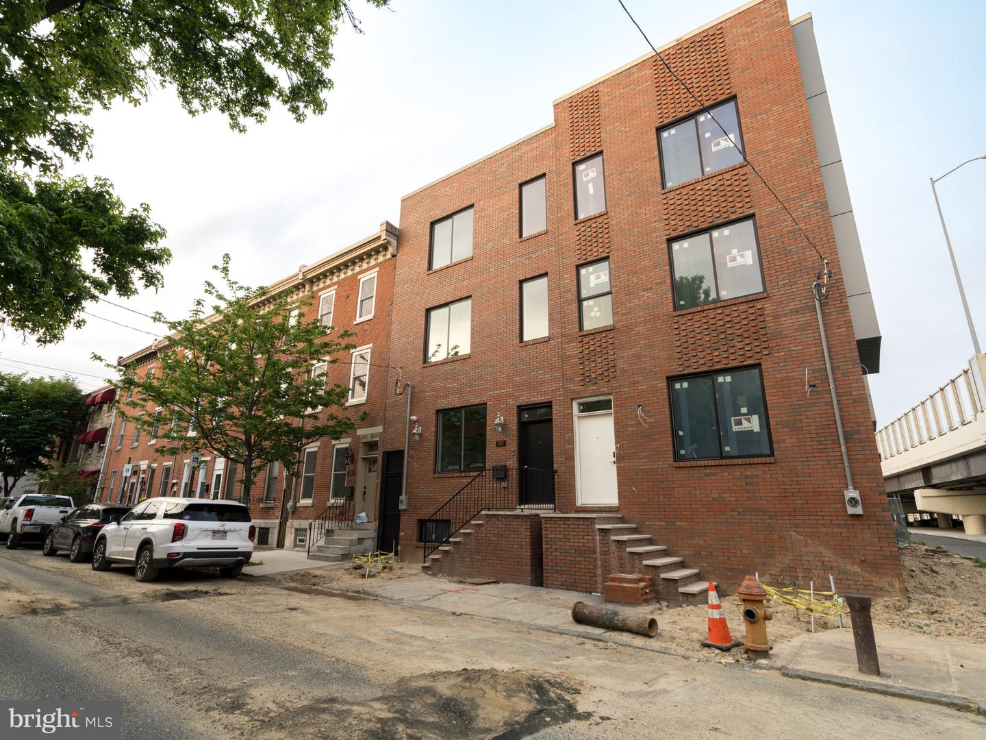 1021 E Palmer St