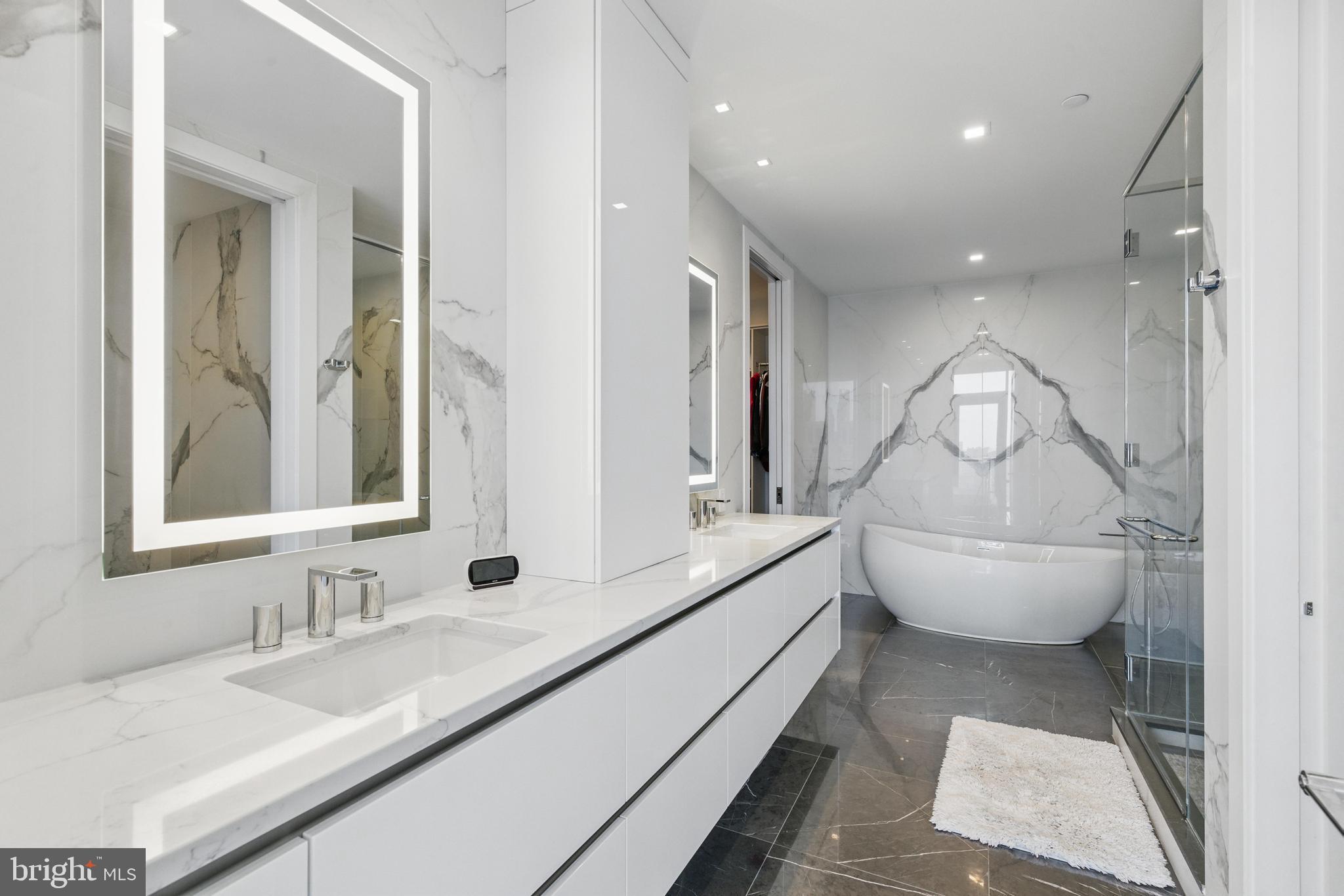 1911 Walnut St. #3304