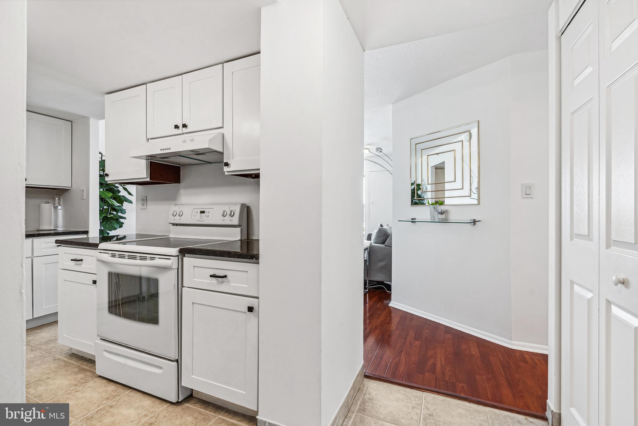 2001 Hamilton St #1825