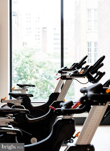 210 S 12TH ST #1B-1-21J