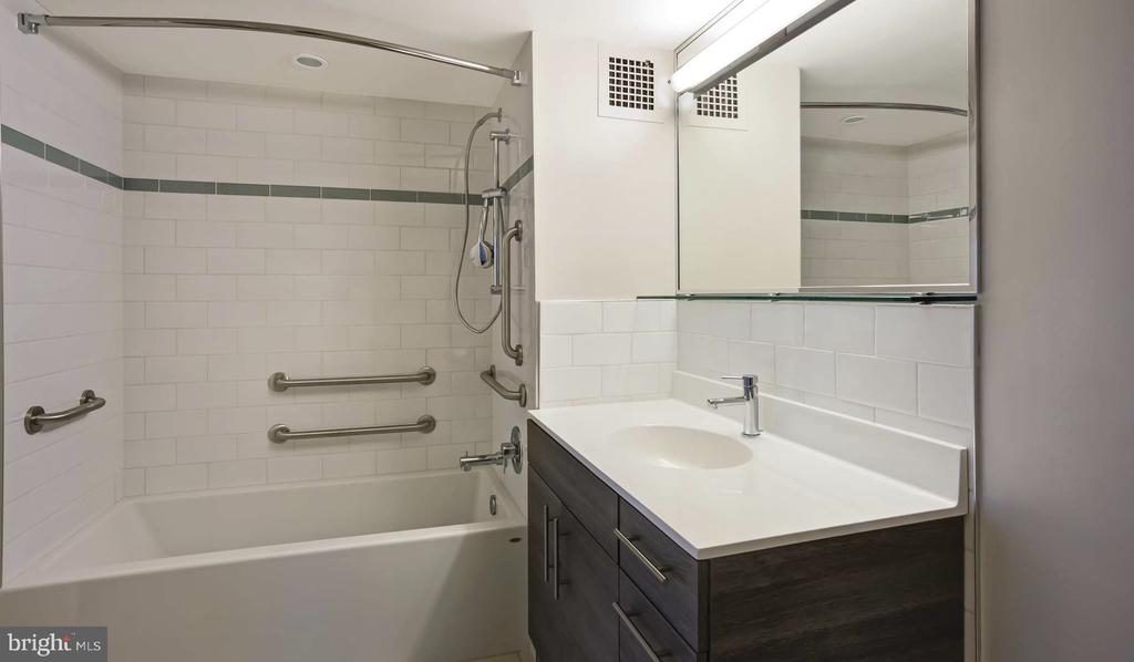 2200 BENJAMIN FRANKLIN PKWY #3B-S0305