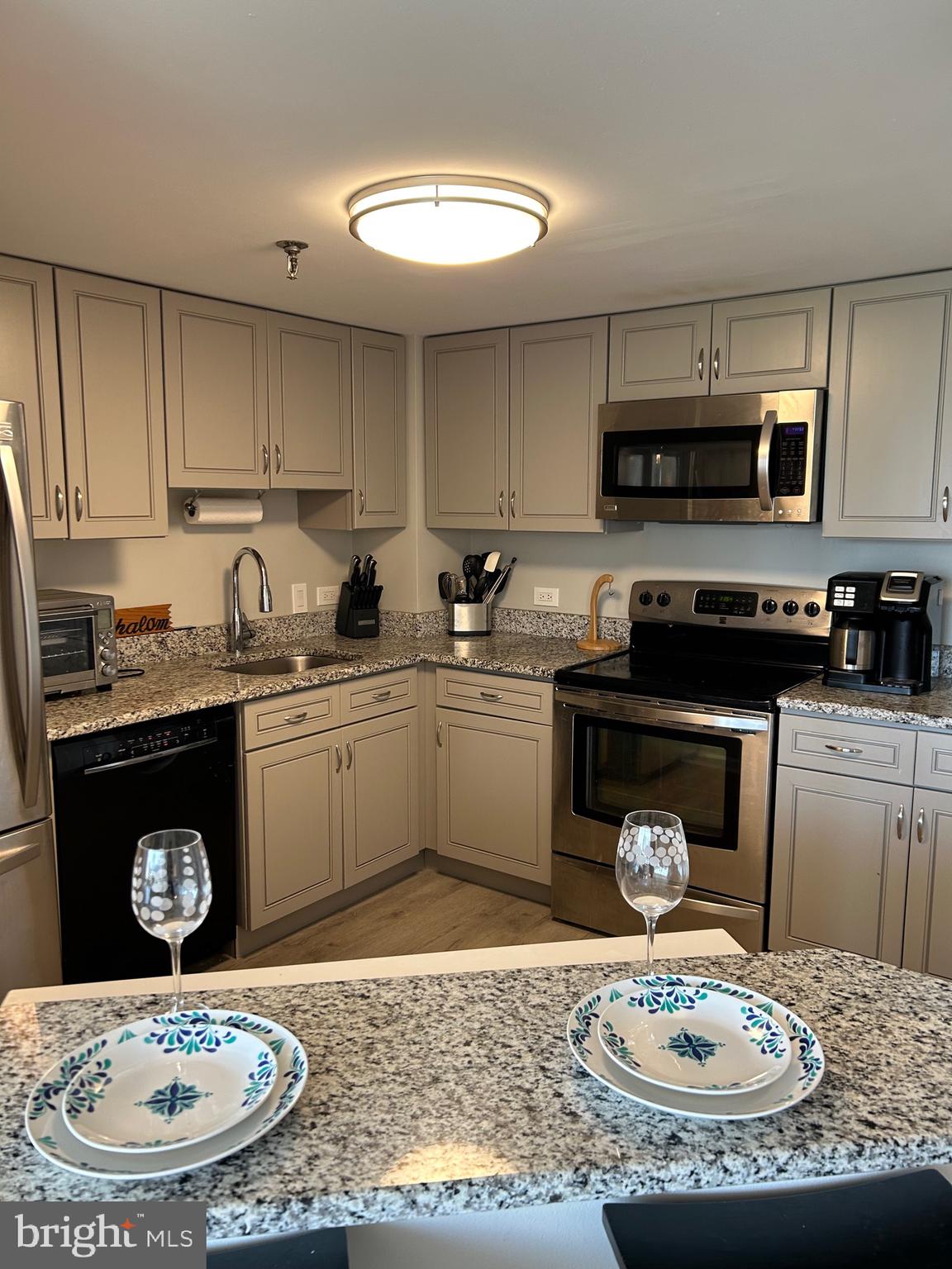 2001 HAMILTON ST #1404