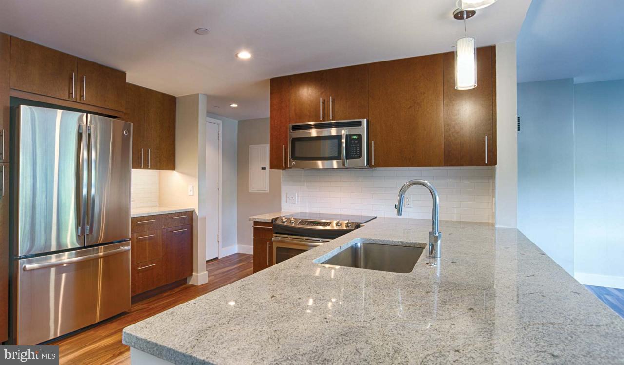 2200 BENJAMIN FRANKLIN PKWY #1B-N1109
