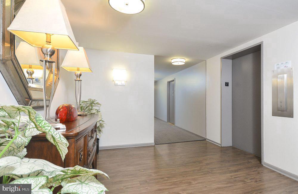 515 W CHELTEN AVE #2B-1404