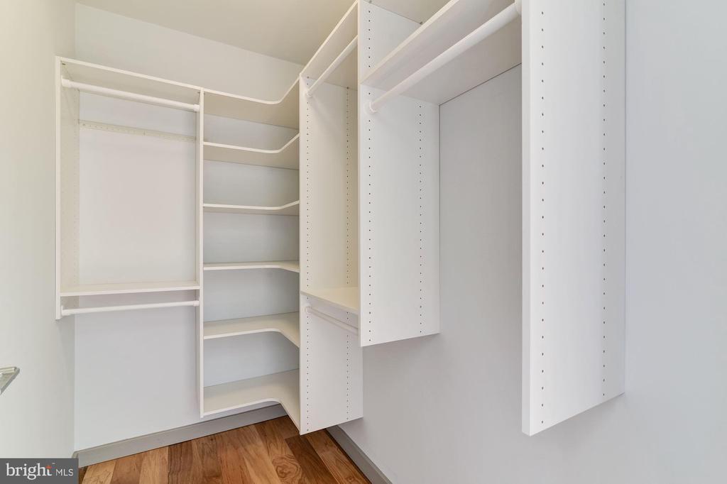 1125 SANSOM ST #1B-522
