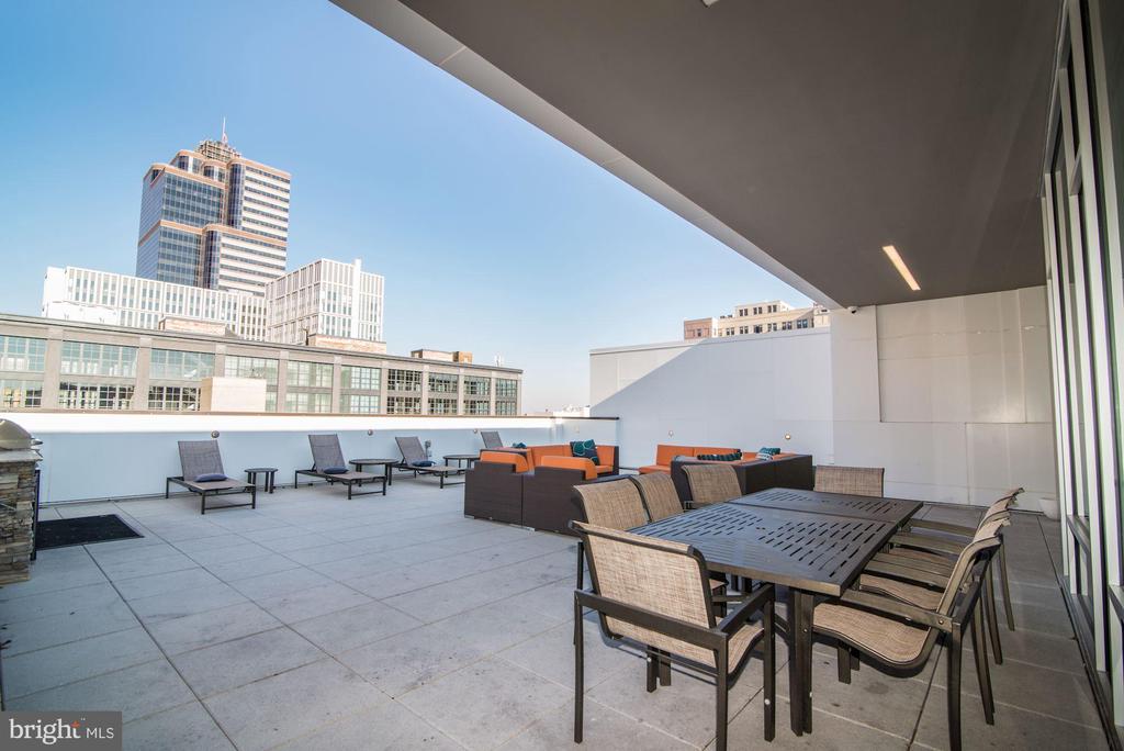 1125 SANSOM ST #1B-522